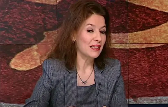 Доц. Румяна Маринова: Американците ме карат да излъжа в учебника, че социализмът е нещо ужасно!