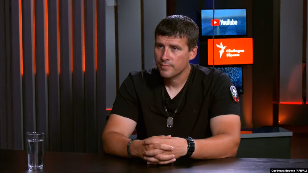 Млад здравеняк преби депутат от ДПС! Политикът го хванал за чатала и му подал 200 евро - Под прицел