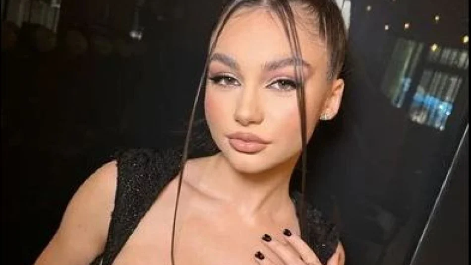 И Крисия се разголи: Пусна се само по сутиен СНИМКИ 18+