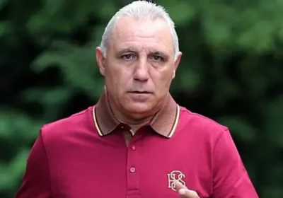 Уникална снимка на Ицо Стоичков по прашки на плажа