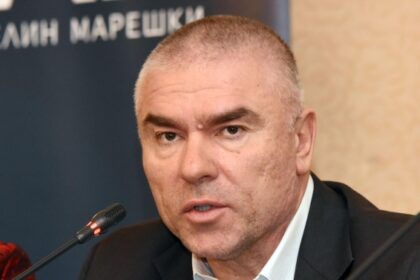 Марешки се изръси с 800 бона за супер „Ламборгини“, сложи му позьорски номер