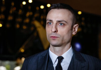 Пълен измекяр! Милионерът Бербатов не си плаща кафето и се пазари за 20 лв. по-малко да кара -