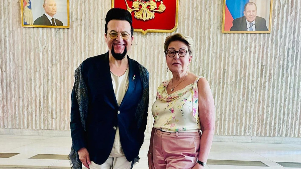 Лорд Евгени Минчев: Ивана облечена като космически самовар! Луиза в рокличка, ала машинописка... И още + СНИМКИ