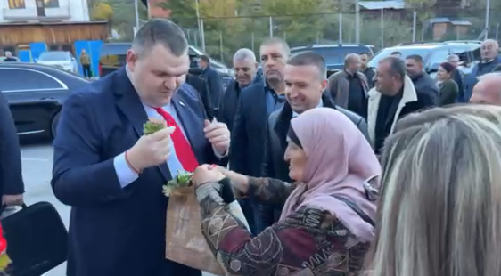 Мощна подкрепа от хората на с. Бабяк за ДПС-Ново начало получи председателят на ДПС Делян Пеевски