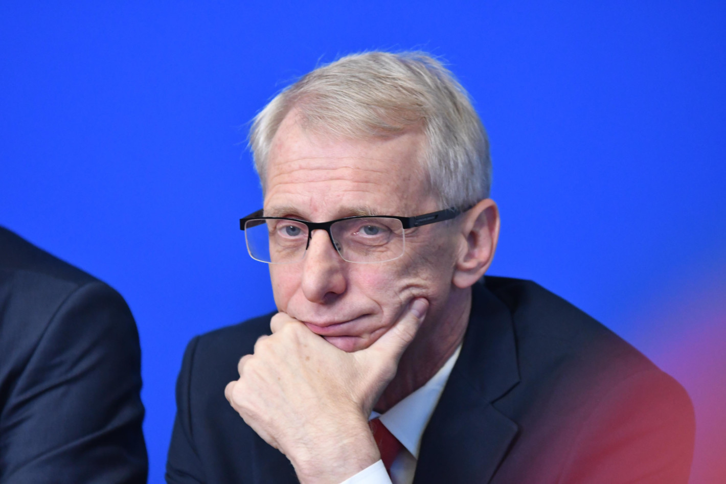 Николай Денков търси акъл от син на БКП деец