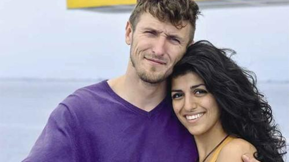 Жената на Димо Алексиев в шок след ареста! Анжела носи провизии на актьора в кауша