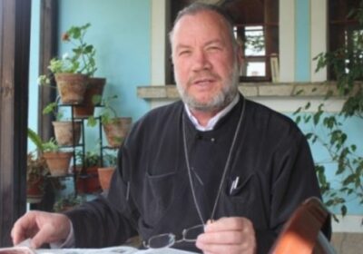 Проклятието на „Рязаният поп” застигнало отец Боян Саръев? -