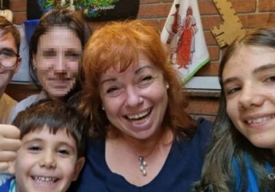 Потресаващо! Изтормозена майка отглежда 3 болни деца в мухлясал апартамент