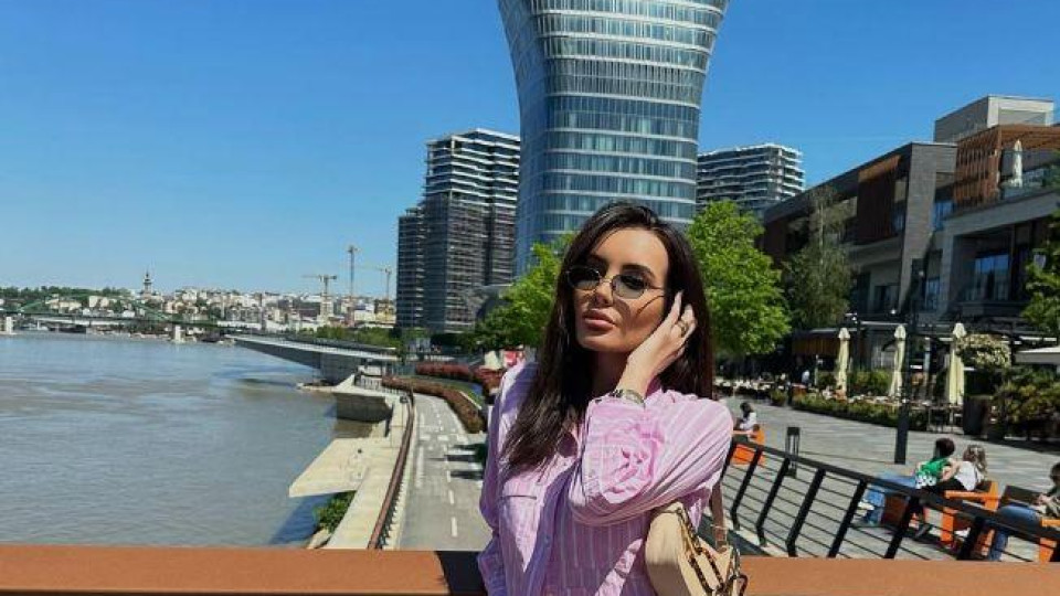 Щерката на Фатик показа гаджето в Сен Тропе (ФОТО)