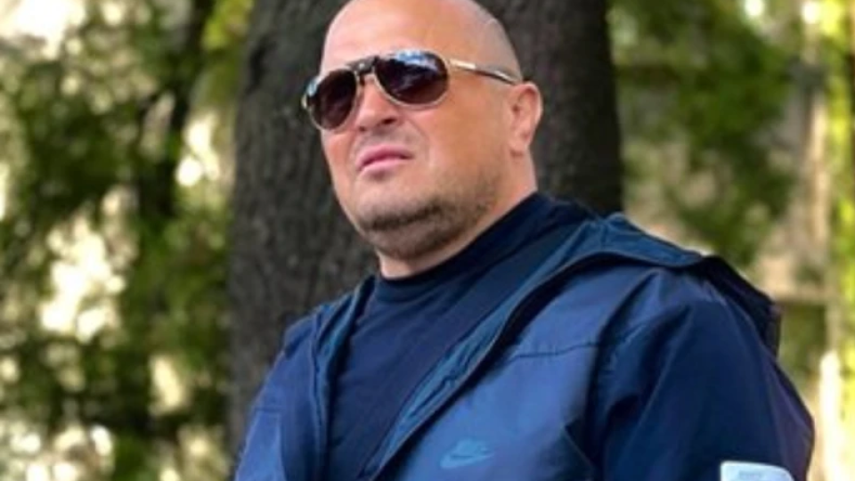 Жената на Камен Куката го заряза заради ченге и изневяра със сервитьорка