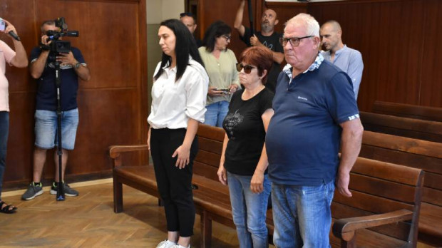 Пуснаха под парична гаранция обвиняемите за най-голямата нелегална цигарена фабрика у нас
