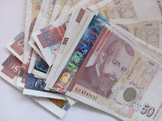 БНБ предупреди: Има бум на фалшиви столевки и петдесетолевки