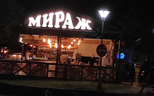 Сервитьорка от Украйна спаси живота на клиент в заведение на морето