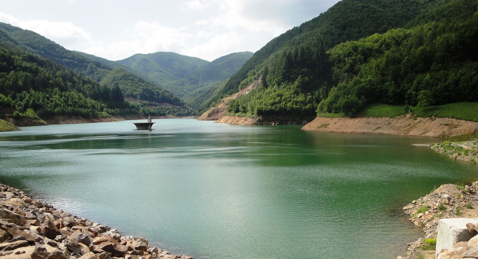 След поройните дъждове: водите на яз. „Пловдивци“ се стабилизираха