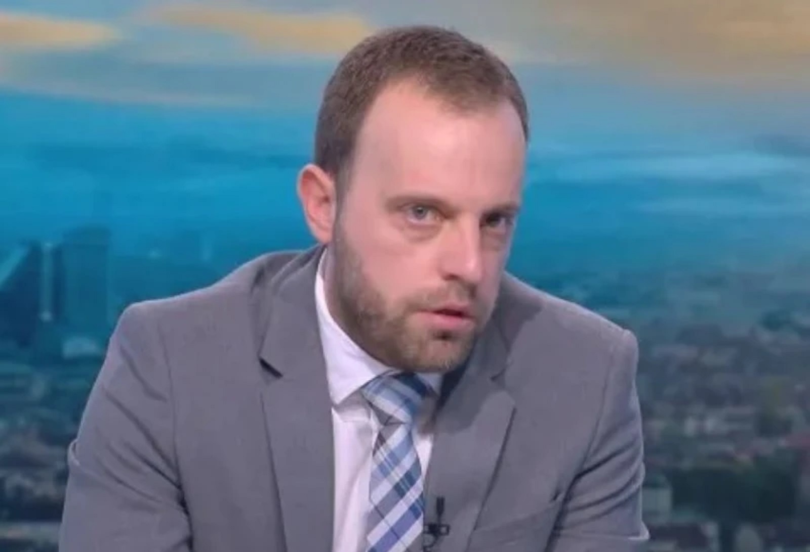 Бившият зам.-градски прокурор на София пребит с чук в гаража си