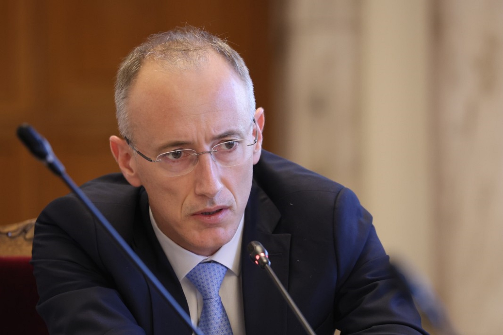 Красимир Вълчев: Всеки ден учителите изземват ножове от ученици