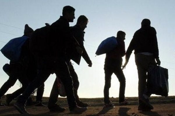 Арабски бежанци се настаняват с хитрост в изоставени жилища