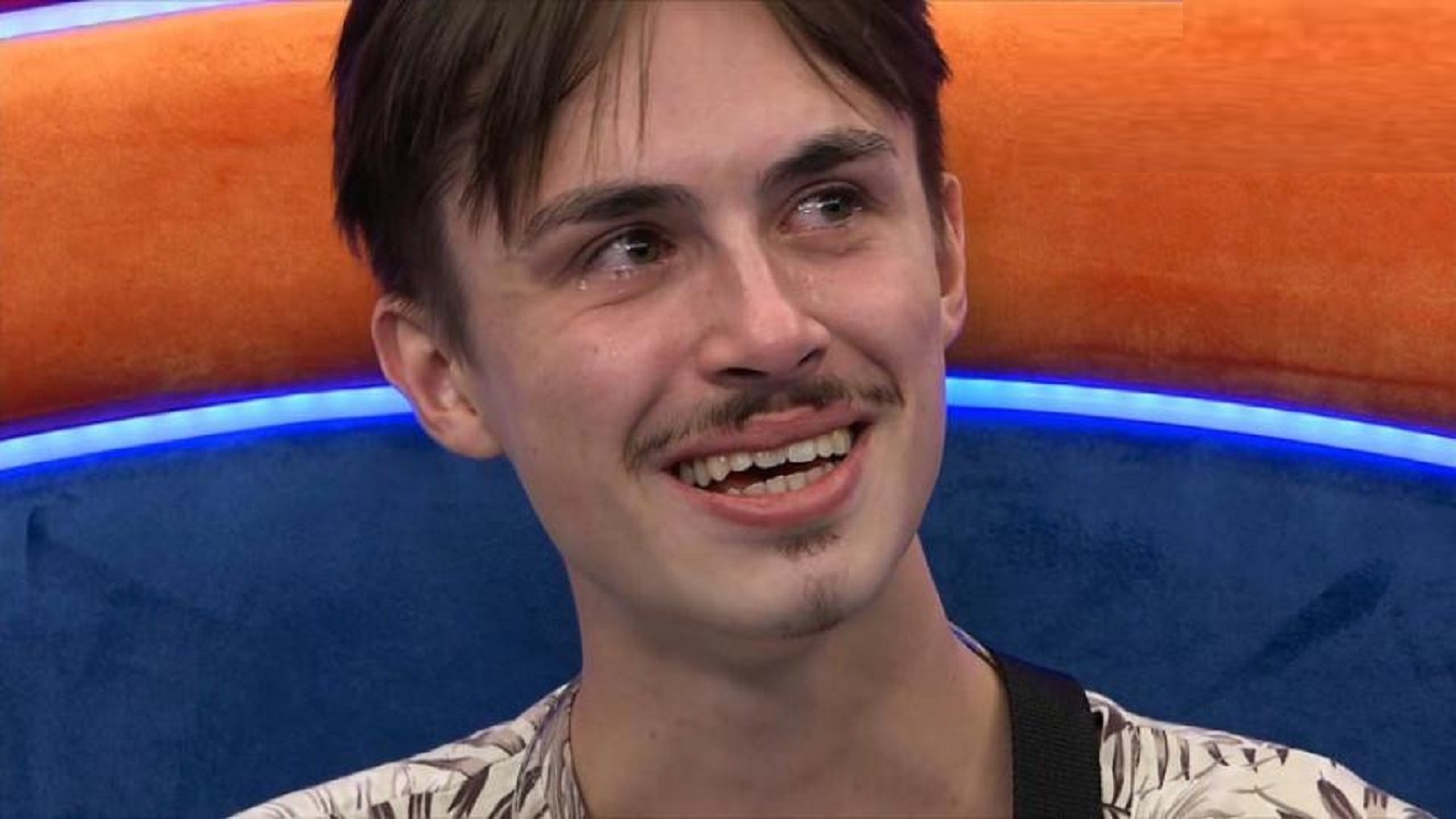 Давид ли печели "Биг Брадър"