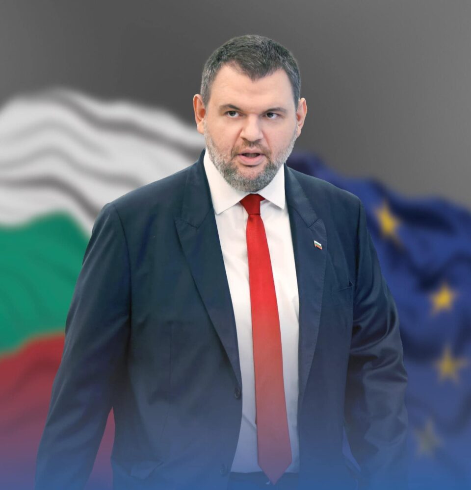 Делян Пеевски, лидер на ДПС и ПГ на ДПС-НОВО НАЧАЛО с писмо до финансовия министър настоя за коледни добавки за българските пенсионери