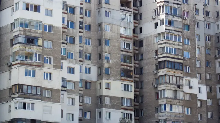 Всички живущи в блока имат срок за етажната собственост: Ремонтите в евро