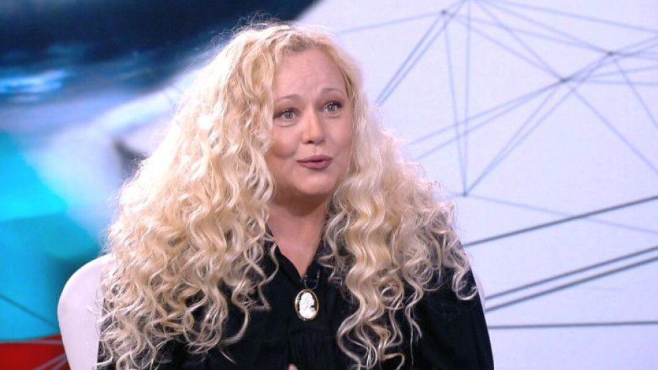 Наталия Симеонова най-после си намери работа, ще помага на хората да изразят любовта си