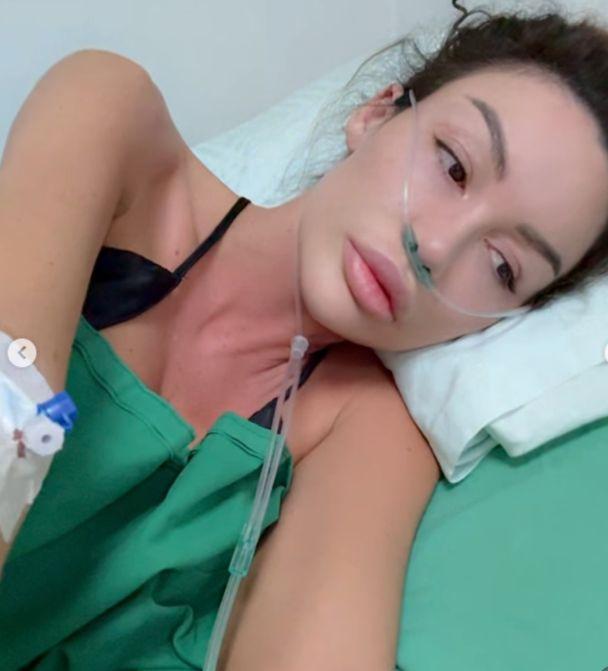 БОРБА за живот! Лекари едва спасиха Моника Валериева! Моделката в тежко състояние