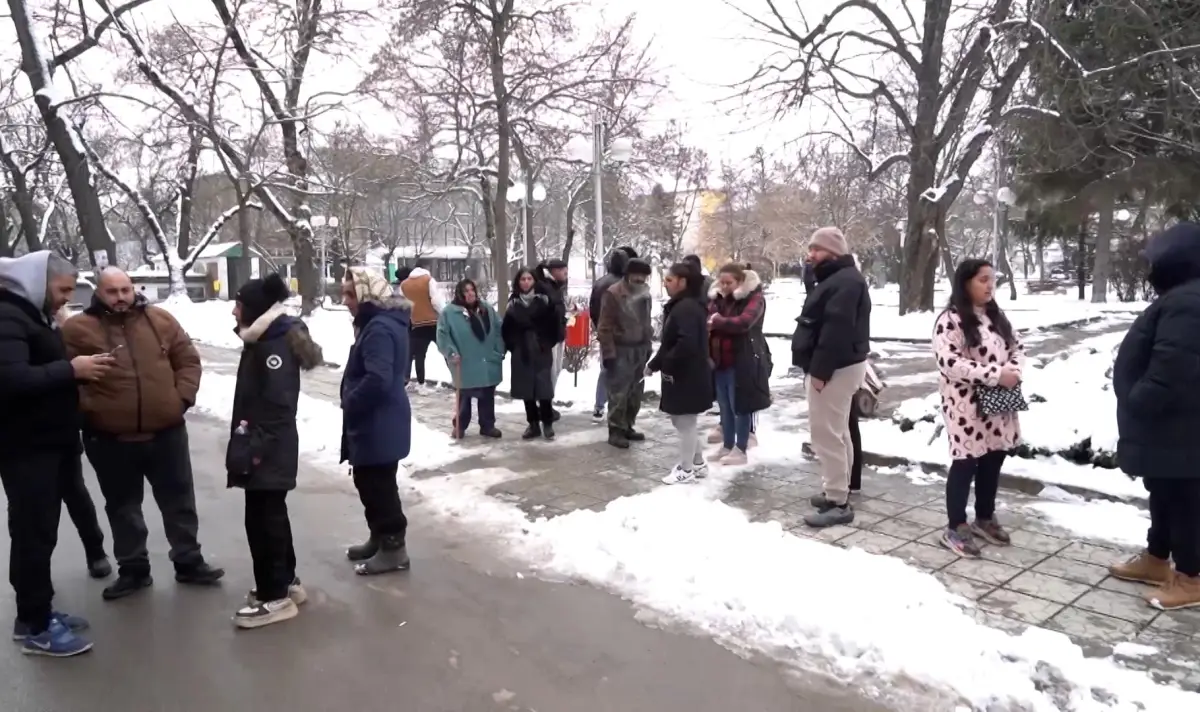 Протест в Лом, пуснали блудстващия с деца срещу подписка