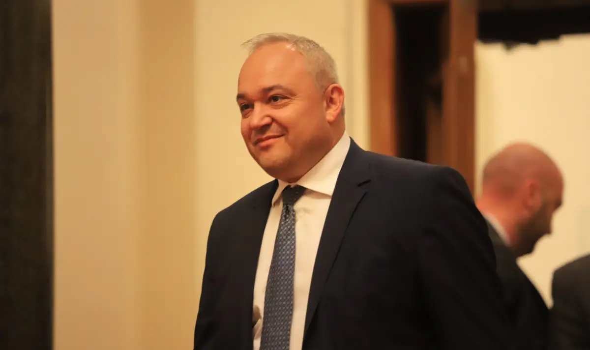 Демерджиев: Запалването на хижа Петрохан поражда доста въпроси. Някой се е опитал да заличи следите