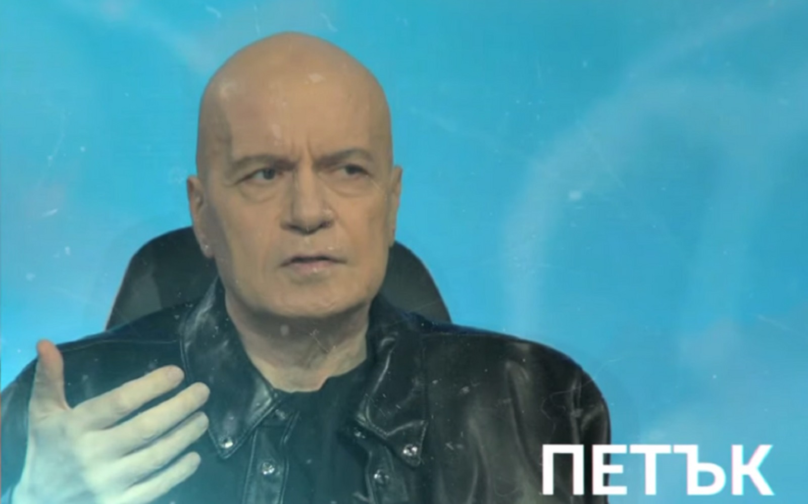 Слави Трифонов ще отговаря на живо на въпроси на зрители в петък