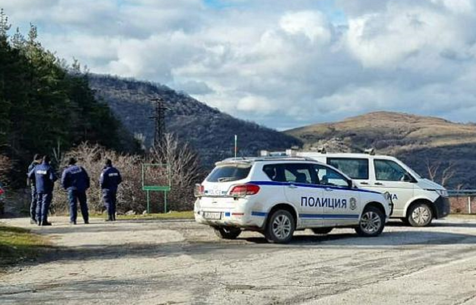 Загадъчен допълнителен телефон поставя нови въпроси по случая с кемпера край Околчица