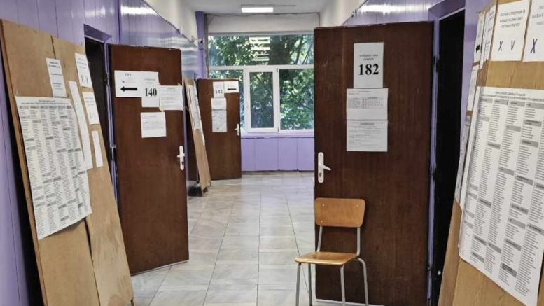 Сериозен изборен казус във Варна: Жена откри, че е „гласувала“ без да е била в секцията