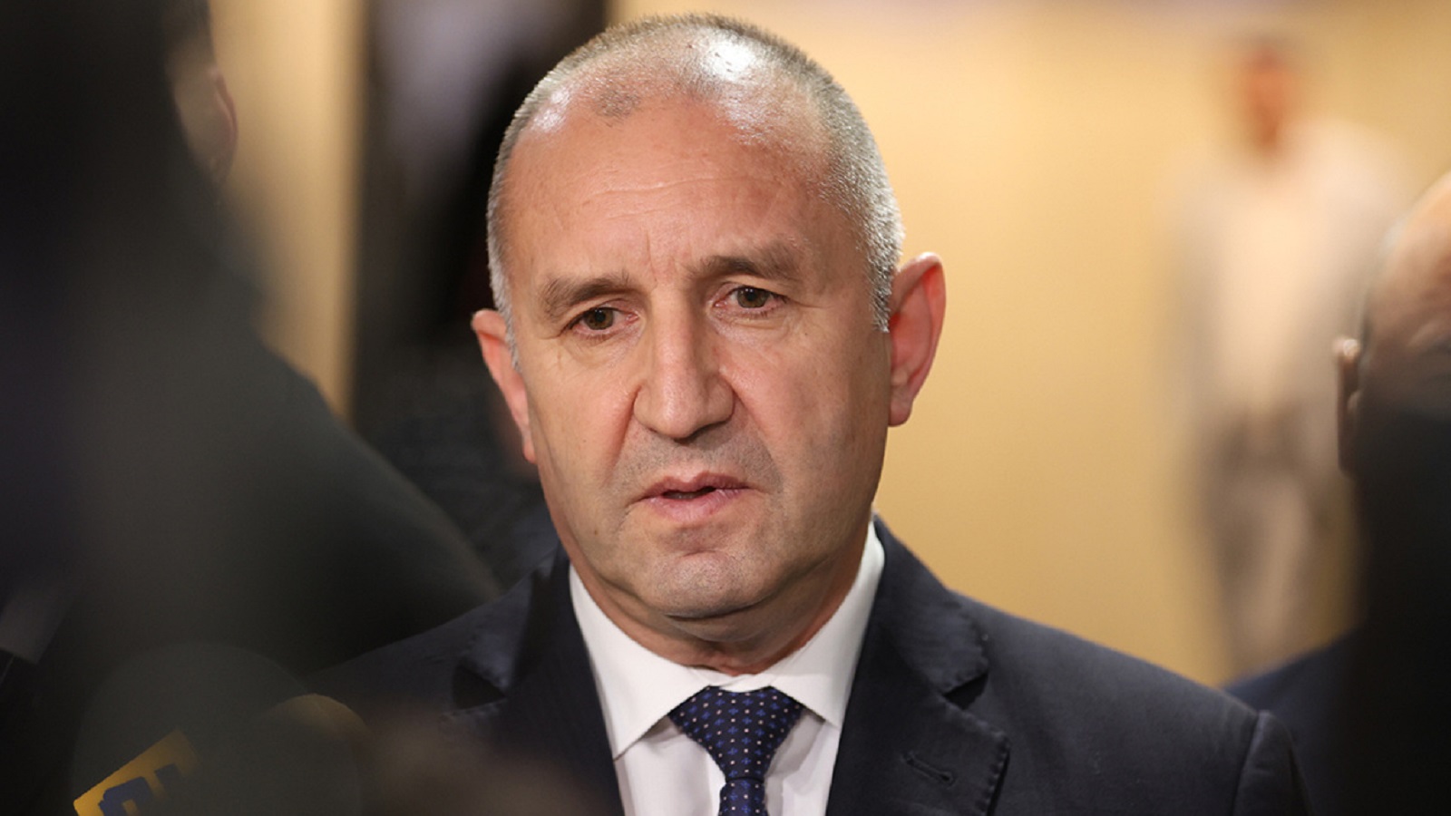 Радев обяви истината за новия бюджет и съкращенията