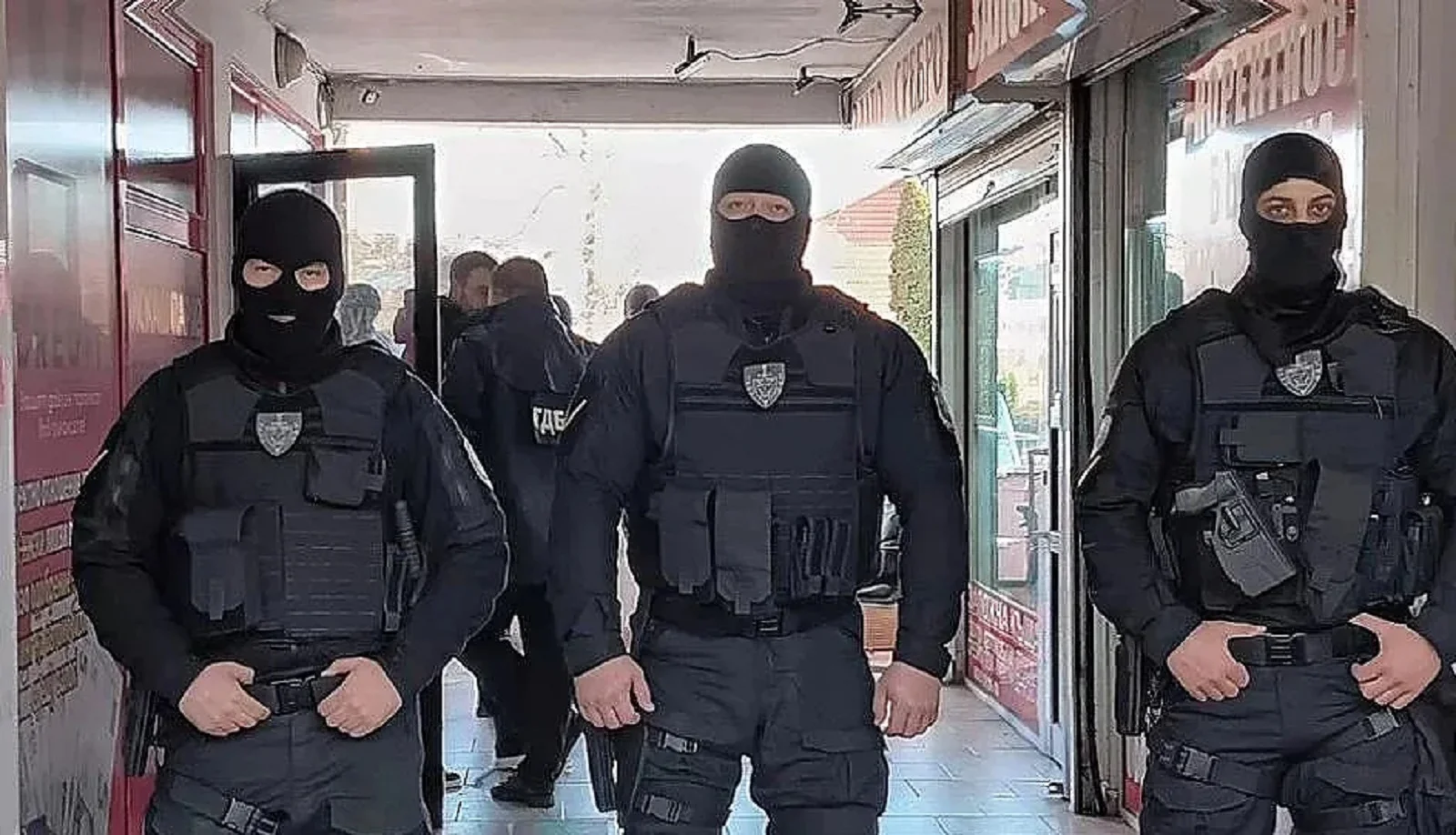 Удар срещу „Калашниците“: Разследват схема за сводничество по модела „Lover Boy“