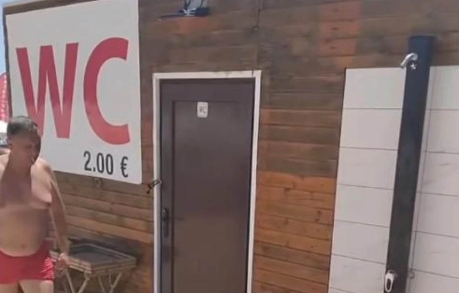Скандална такса на плажа в Слънчев бряг: Искат по 2 евро за посещение на тоалетна
