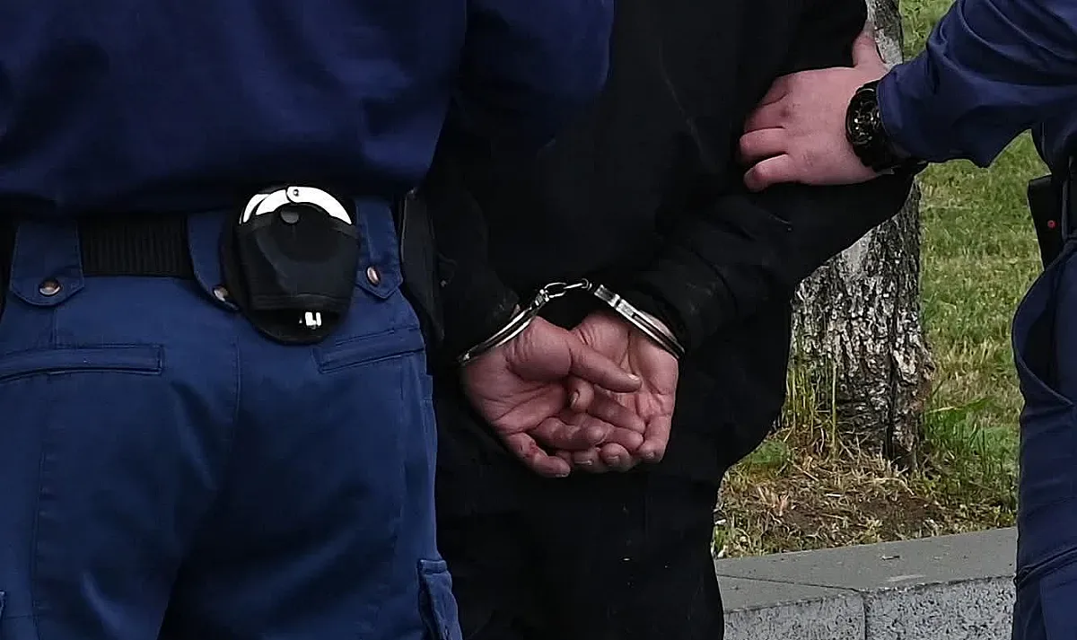 Наш град почерня от полиция. Масови арести
