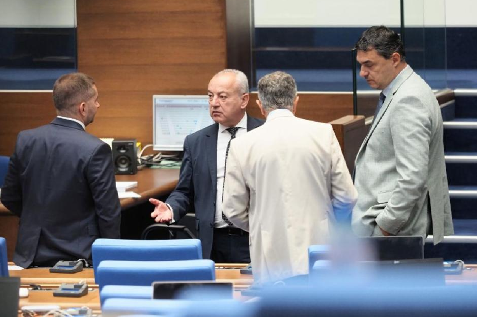 Минималната работна заплата остава 620 евро