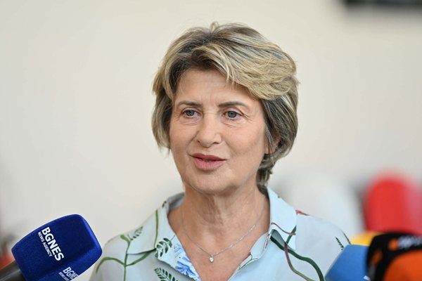 Весела Лечева след поемането на БОК: Постоянно излизат нови дългове от старото ръководство