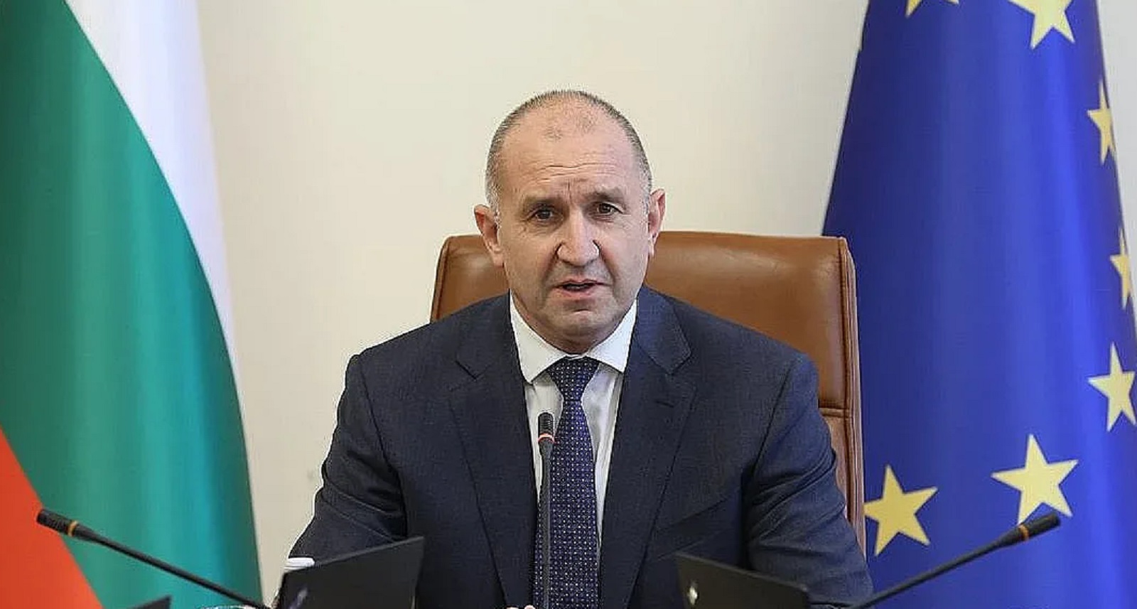Румен Радев пред МС: Наследихме плячкосана хазна, в момента няма пари за Украйна