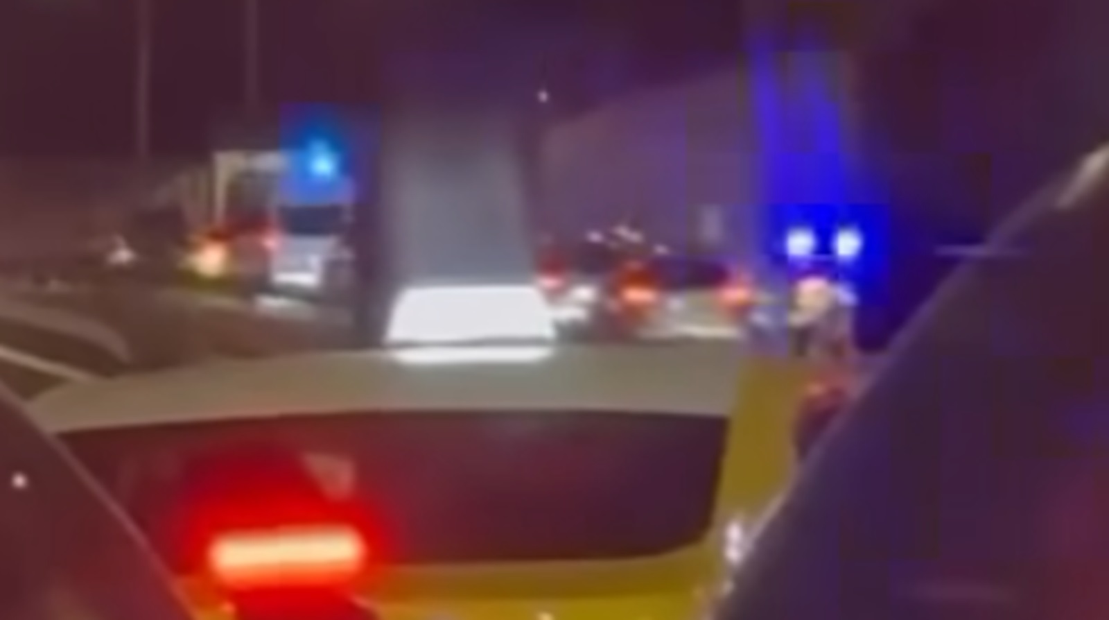Тежка катастрофа с три мотора блокира напълно бул. „Васил Левски“ във Варна