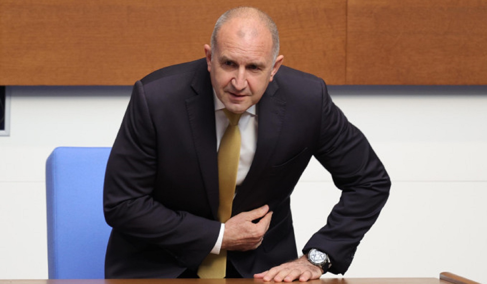 Румен Радев разкри защо мести 8 американски самолета от София в авиобаза „Безмер“