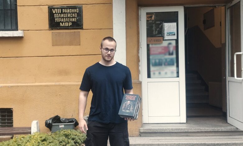 Ален Симеонов дарил книгата си на ГДБОП и 8-о РПУ, а институциите си затваряли очите за непълнолетните в бандата му