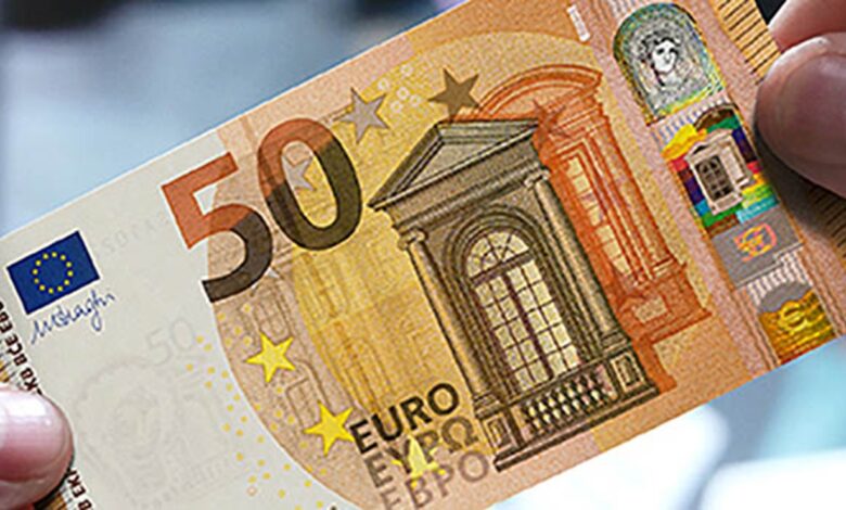 Важна помощ за горивата и храните: Дават по 50 евро „инфлационен чек“ за 550 хиляди българи